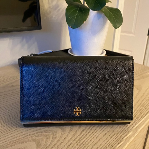 Tory Burch Handbags - Beautiful TORY BURCH Clutch with Chain